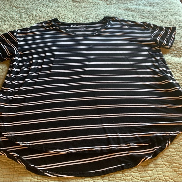 NWOT. Striped V-Neck T-Shirt * XL - Picture 7 of 10